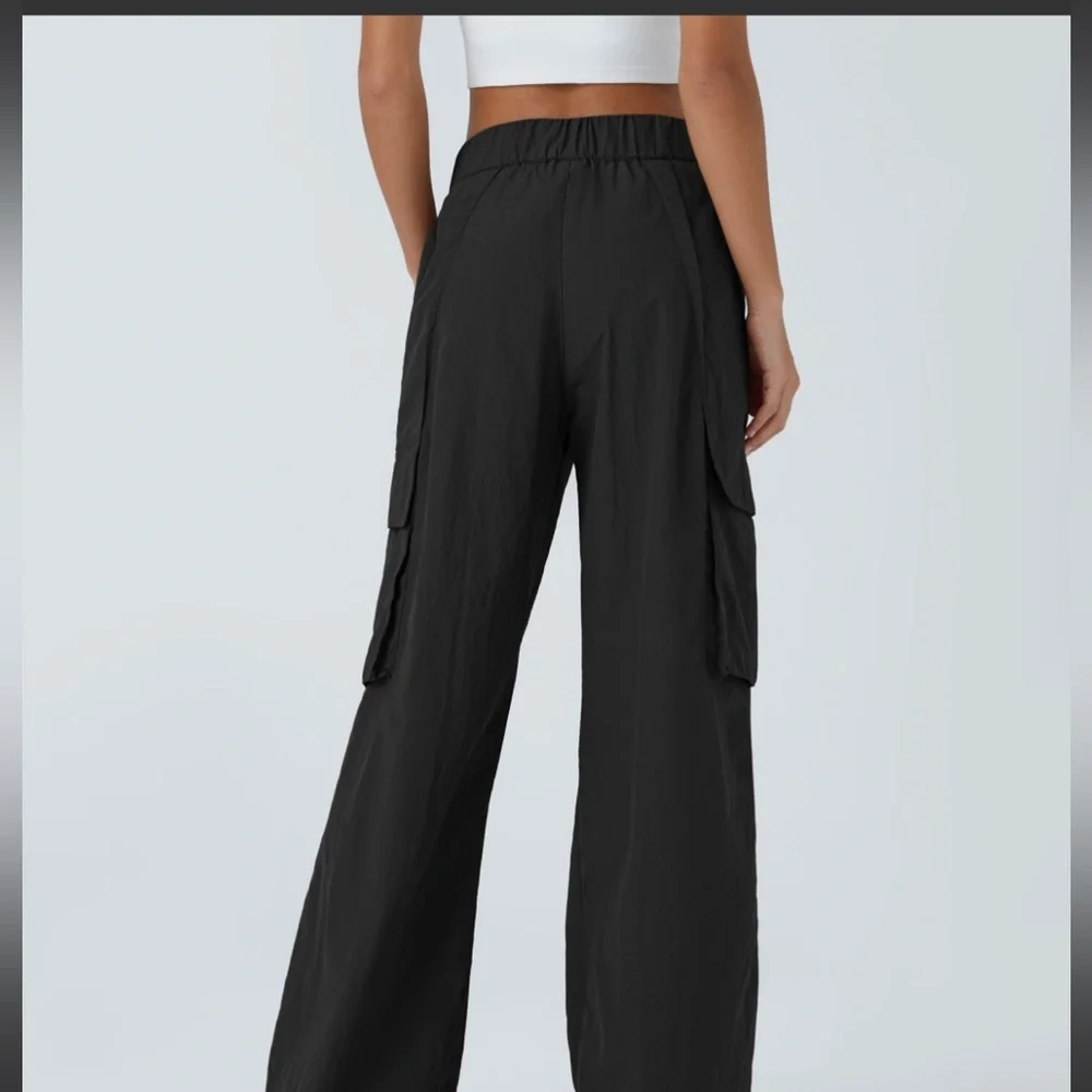 HALARA Mid Rise Button Zipper Side Pocket Wide Leg
Casual Cargo Pants. Large P - Picture 2 of 13